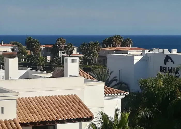 Sea View * לאגוּ‏ש